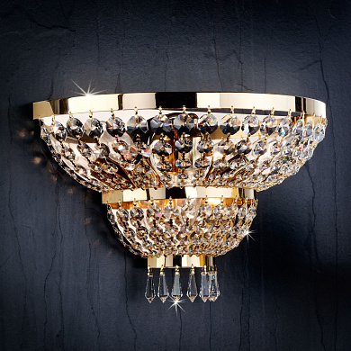 настенное бра полукруглой формы с плотным кристальным каскадом в золотом исполнении
