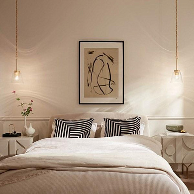 подвесной светильник с золотыми элементами