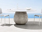 Gervasoni Outdoor Круглый цементный стол со столешницей из каррарского мрамора Gervasoni