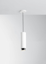 подвесной светильник белого цвета с несколькими цилиндрическими плафонами