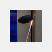 LEDERAM T1 - lampe de table/Disque noir - tige satinée