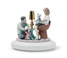 Фарфоровая скульптура молодой семьи The Family Portrait Lladro, дизайн Jaime Hayon 01007255