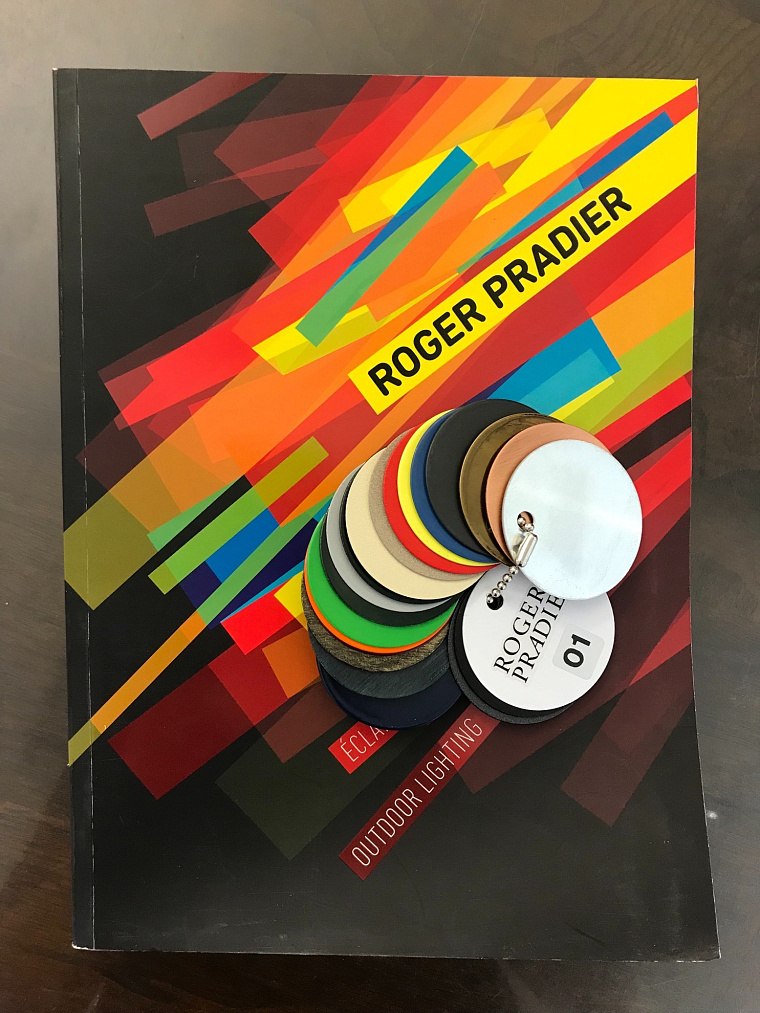 Эти французы Roger Pradier - очень яркие и неординарные. А посмотрите сколько вариантов отделки можно заказать! И это все базовая линейка. Вот уж действительно богатый выбор)