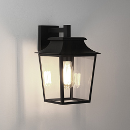 1340004 Astro lighting Richmond настенный фонарь с прозрачным стеклом и корпусом чёрного цвета