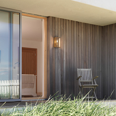 настенный уличный фонарь из натуральной латуни с прозрачным стеклом