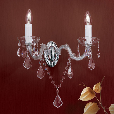 двухламповое настенное бра с декоративными кристаллами и серебристым основанием