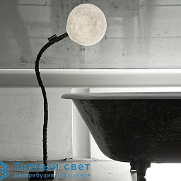 торшер с круглым матовым плафоном на гибкой стойке