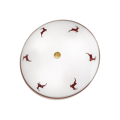 потолочный светильник с декоративным узором и тремя лампами