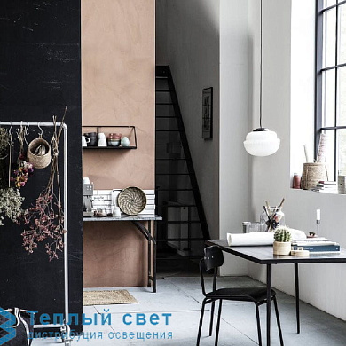 подвесной светильник с матовым плафоном в форме жёлудя на текстильном шнуре