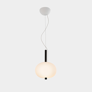 подвесной светильник с круглым плафоном из дерева