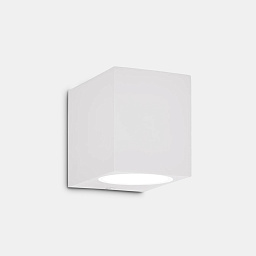 115290 Ideal lux Up уличный настенный светильник кубической формы белого цвета для фасада