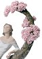 Фарфоровая статуэтка девушки на цветущей вишне Sweet Scent of Blossoms Lladro, лимитированная серия 01008360 — фото 3