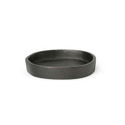 1104264566 Ferm Living Yama круглый металлический поднос с низким бортиком