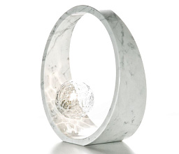 2176/G/white Il Paralume Marina Marble настольный светильник в виде кольцевого корпуса с шарообразным стеклянным рассеивателем