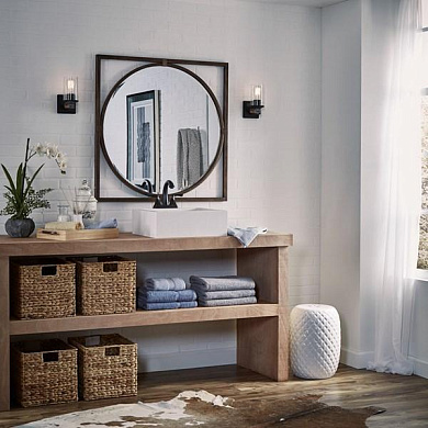 настенный светильник с черным корпусом