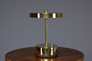 Unio I-V Contemporary Handcrafted Wireless Brass Lamp настольная лампа Jonathan Amar Studio Unio