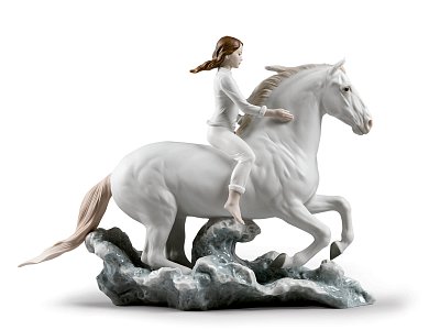Фарфоровая статуэтка всадницы на коне у моря Riding Her Horse on the Seashore Lladro 01009371