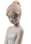 Фарфоровая статуэтка девочки-балерины Mi Primera Clase de Ballet Lladro 01009334 — фото 3