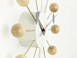 20125002 Ball Vitra Настенные часы с шарообразными метками светлый бук — фото 1