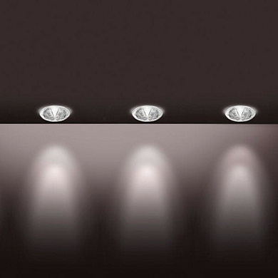 встраиваемый точечный светильник с металлическим ободом