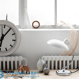 62701305 Fritz Hansen Kaiser Idell настольная лампа с купольным плафоном на поворотной штанге