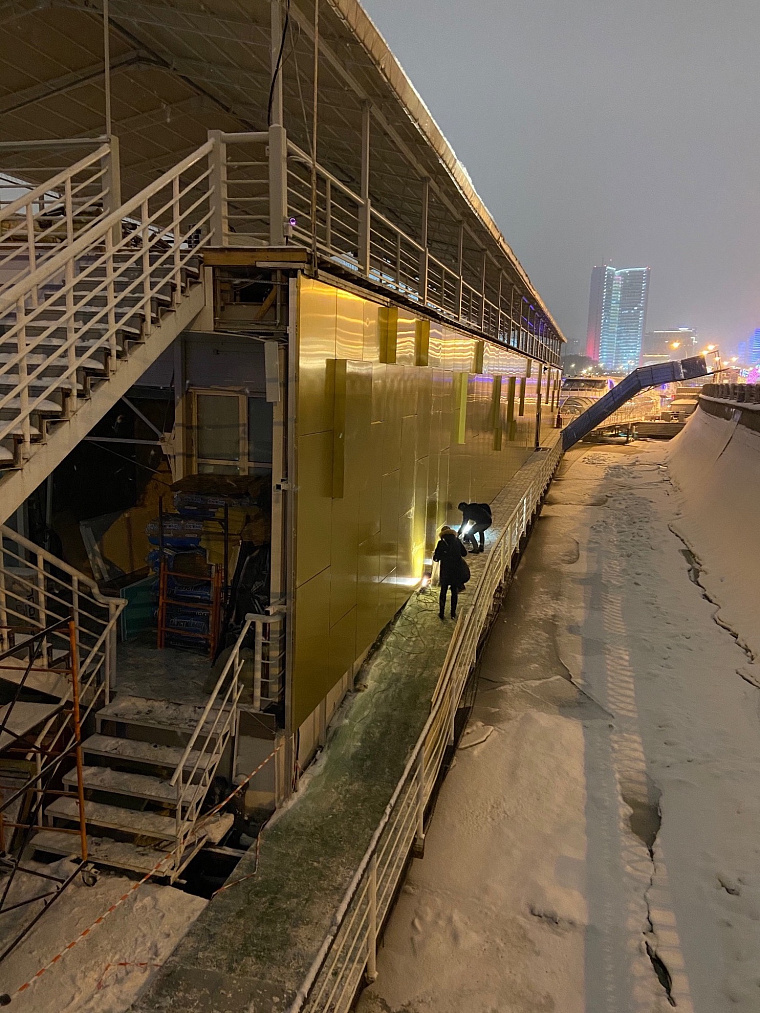 Тестовая инсталляция фасадного освещения ресторана на набережной Москвы — фото 4