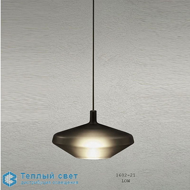 подвесной светильник с металлическим плафоном в форме колокола