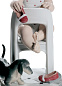 1008524 Lladro Fetch My Shoe фарфоровая фигурка мальчика с ботинком в руке — фото 4