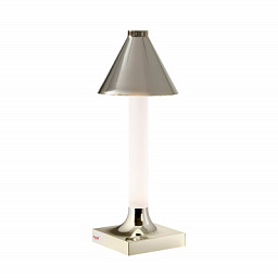 09562GG Kartell Goodnight настольный светильник с пирамидальным плафоном бежевого оттенка