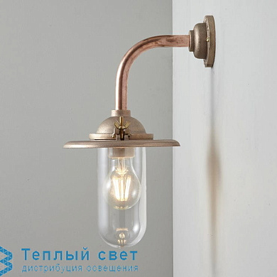 уличный настенный светильник с изогнутым кронштейном и прозрачным защитным стеклом