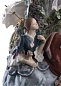 Фарфоровая ваза с дамами под зонтиками Ladies from Aranjuez Lladro, лимитированная серия 01001968 — фото 2