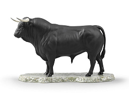 1009239 Lladro Spanish Bull фарфоровая фигурка быка на подставке