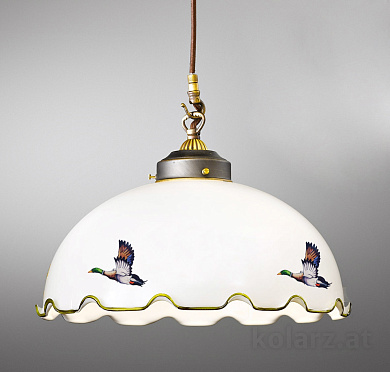 подвесной светильник с золотыми элементами