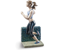 1009257 Lladro Running Woman фарфоровая фигурка бегущей женщины