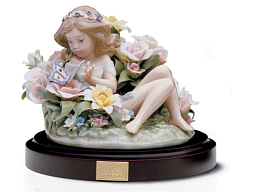 1001720 Lladro Sprite фарфоровая фигурка девушки, сидящей на цветочной подставке