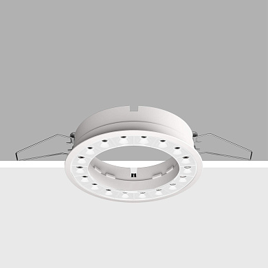 Встраиваемый в потолок светильник Blade-R ø170mm iGuzzini