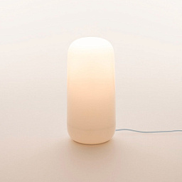 0180020A Artemide Gople настольная лампа с цилиндрическим матовым абажуром и мягким рассеянным светом