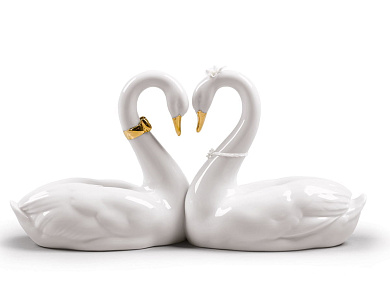 ENDLESS LOVE SWANS Фарфоровый декоративный предмет Lladro 1009304