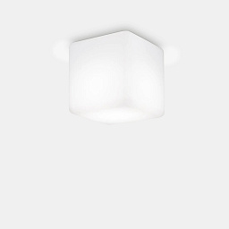 213200 Ideal lux Luna уличный потолочный светильник в форме опалового куба с матовым рассеивателем