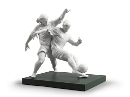 1008471 Lladro Champions Team фарфоровая композиция двух футболистов в движении