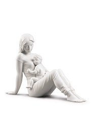 Фарфоровая статуэтка матери с сыном A Mother's Love Lladro, белая матовая 01009337