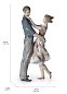 Фарфоровая статуэтка обнимающейся молодой пары Happy Encounter Lladro 01008330 — фото 6