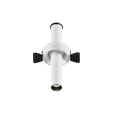 встраиваемый потолочный светильник белого цвета с черным креплением