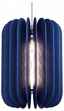 подвесной светильник с синим ламельным абажуром и направленным светом