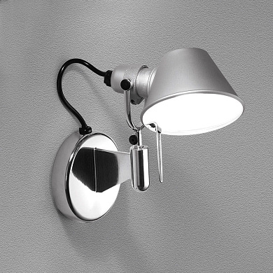 A043500 Artemide Tolomeo настенный светильник