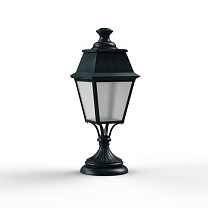 Avenue 4 N° 6; Clear polycarbonate Built-in LED 3000°K warm white 35W; Green Patina