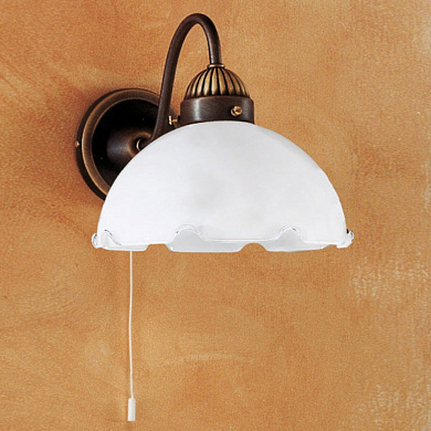 настенный светильник бра с полукруглым плафоном, латунь