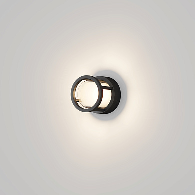 настенный уличный светильник черного цвета с двойным пучком света