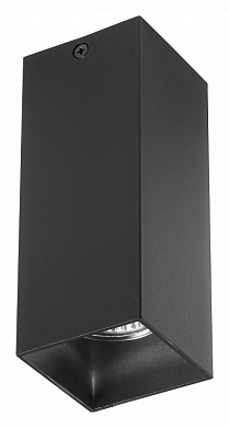 потолочный светильник прямоугольной формы черного цвета с отражателем