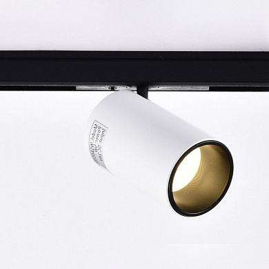 магнитный трековый светильник чёрного цвета с цилиндрическим корпусом и регулируемым углом света